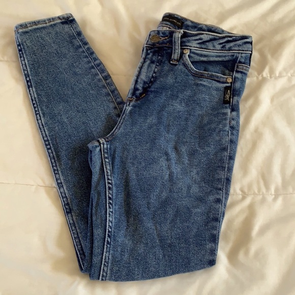 Denim - Silver Jeans. High Note Skinny. W27/L27